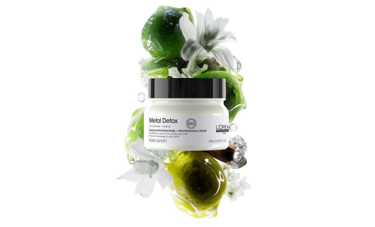 Hair mask for every type of hair with fragrance ingredients such as citrus moving behind 